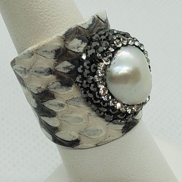 Unique White & Gray Bracelet & Ring Set